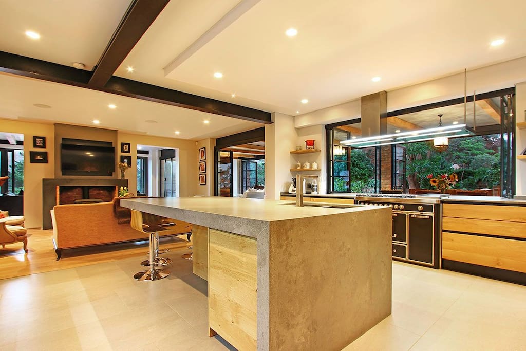 Photo 5 of Winelands Dream Villa accommodation in Constantia, Cape Town with 6 bedrooms and 7 bathrooms