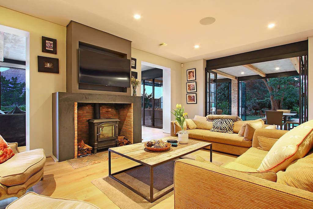 Photo 6 of Winelands Dream Villa accommodation in Constantia, Cape Town with 6 bedrooms and 7 bathrooms