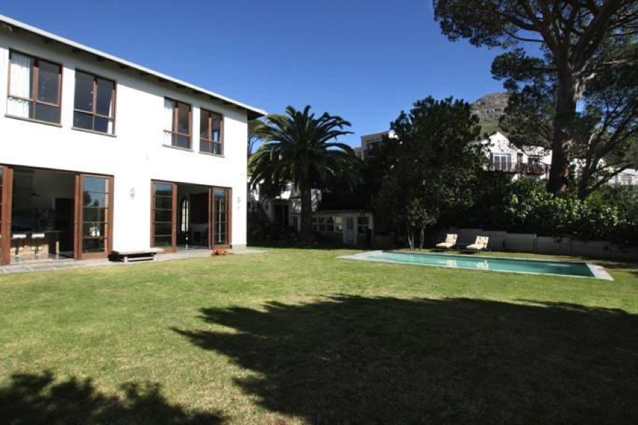 Photo 2 of Wurr House accommodation in Higgovale, Cape Town with 4 bedrooms and 4 bathrooms