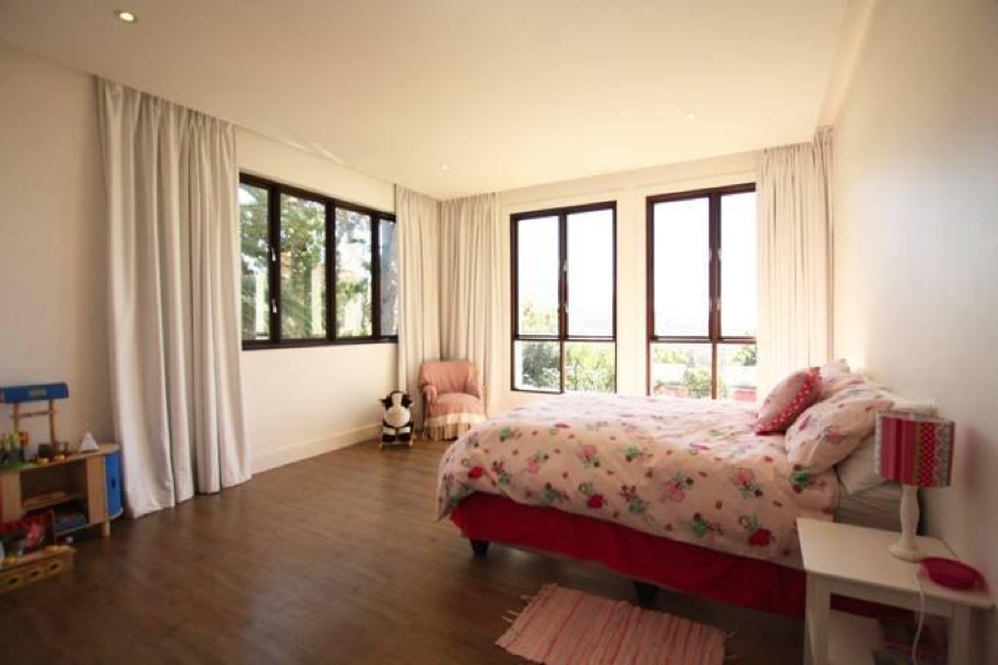 Photo 16 of Wurr House accommodation in Higgovale, Cape Town with 4 bedrooms and 4 bathrooms