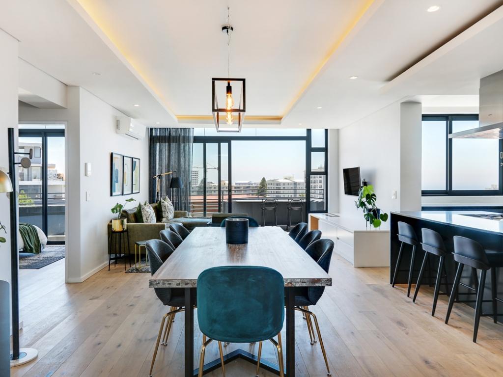 Penthouse On S - dining area