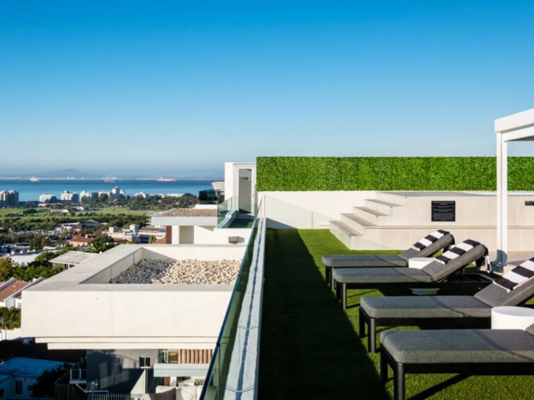 Sea Point Penthouse Photo 18