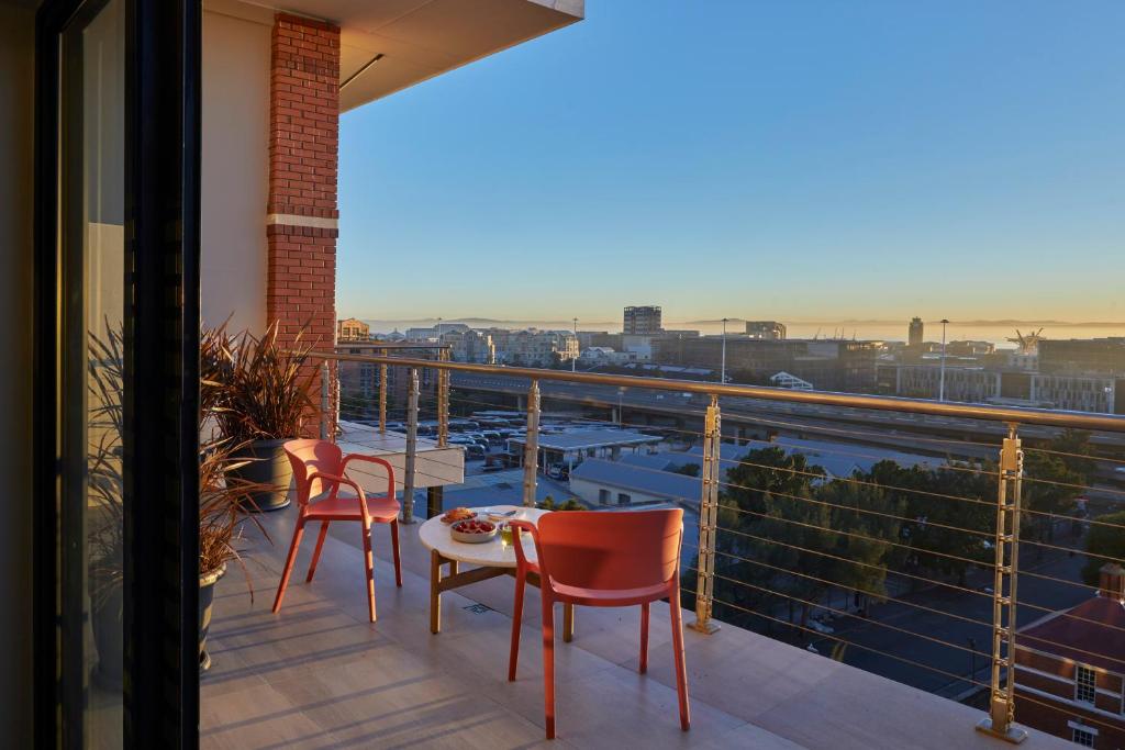 Penthouse Level - Los Angeles CA Real Estate - Zillow - Penthouse Locations Near Transport In City Center